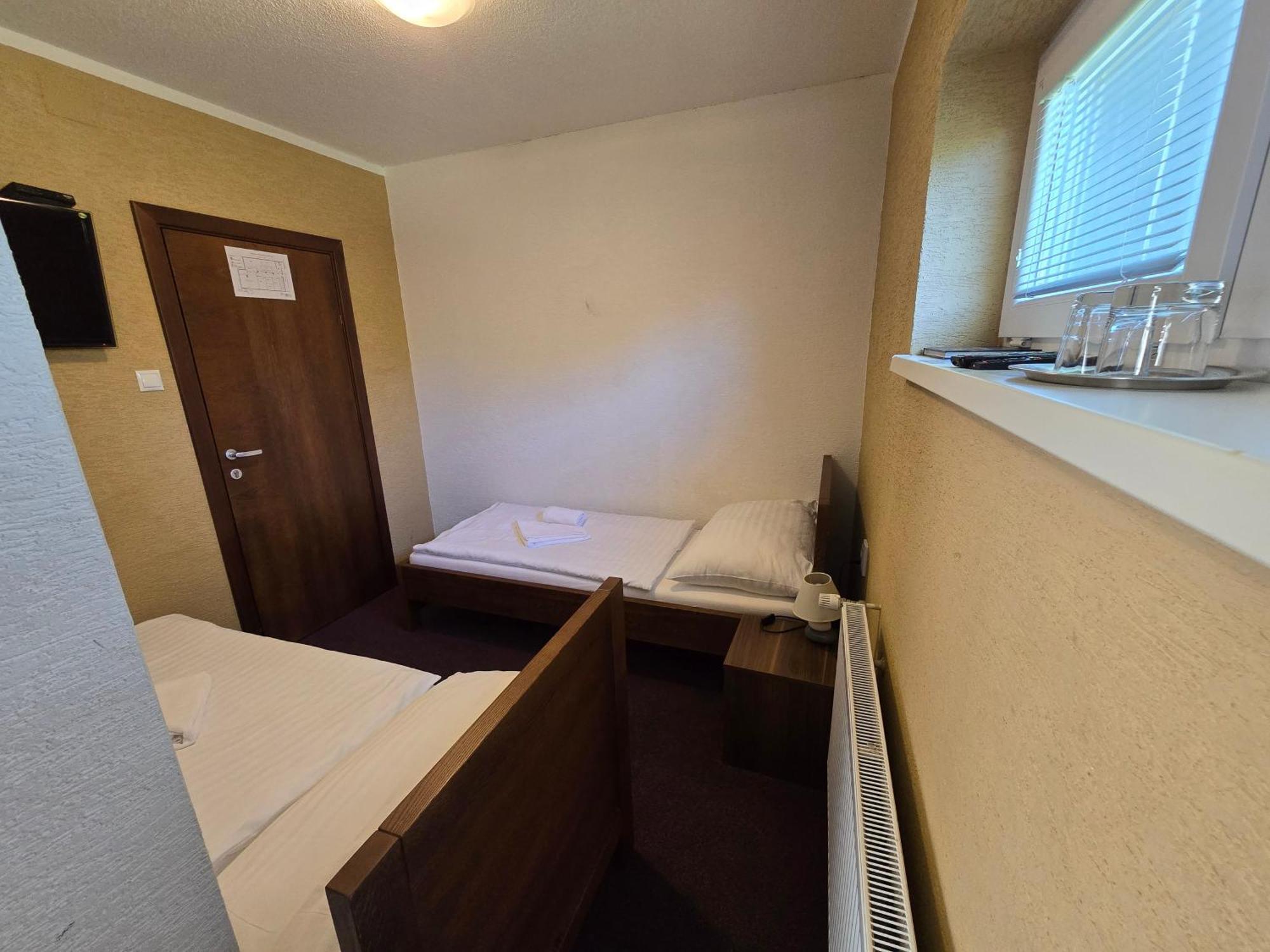 Penzion Arizona Zlaté Moravce Værelse billede
